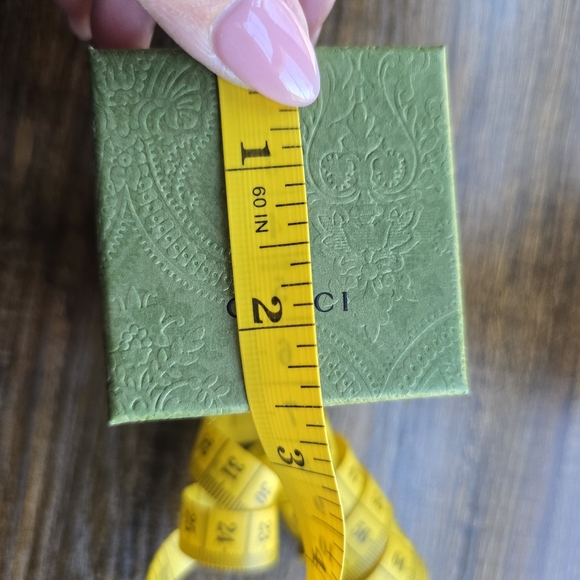 Gucci Green Embossed Box with Ribbon and Book - Picture 4 of 5